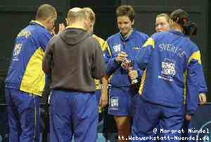 Matilda Ekholm mit dem Pokal