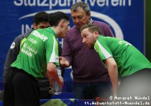 Das komplette Team ber&auml;t sich (J&uuml;lich)