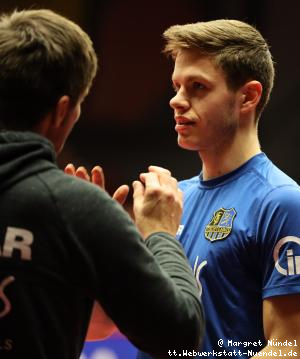 Trainer Slobodan Grujic ber&auml;t Tomas Polansky (Saarbr&uuml;cken)
