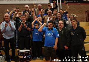 Die mitgereisten Fans mit ihrem siegreichen Team Saarbr&uuml;cken