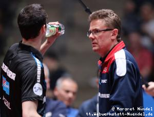 Trainer Mazunov ber&auml;t Stefan Fegerl (Ochsenhausen)