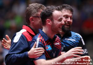 Team Ochsenhausen ist gl&uuml;cklich: Dmitrij Mazunov, Simon Gauzy, Thorsten Oliver von Ow