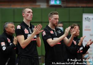 Miro Broda,Laurens Tromer,Robin Devos und Kas van Oost feuern Florian Cnudde an