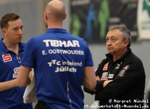 Miro Broda ber&auml;t Ewout Oostwouder und Robin Devos (J&uuml;lich)
