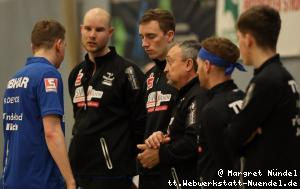 Das komplette Team ber&auml:t Robin Devos (J&uuml;lich)