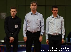 Die Schiedsrichter: Nikita Ebert, Jürgen Wernerus, David Kuntz (v.l.)