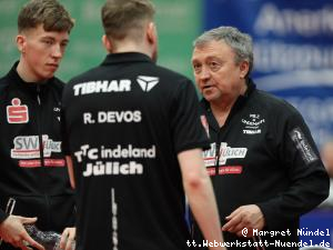 Barry Berben, Miro Broda beraten Robin Devos (J&uuml;lich)