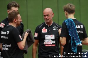 Barry Berben und Guido Dickmeis beraten Manuel Prohaska/Marc Preuss (J&uuml;lich)