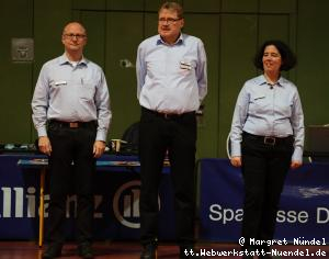 Schiedsrichter: Uwe Weng, Axel Theis und Frau Ana Beja-P&uuml;tz