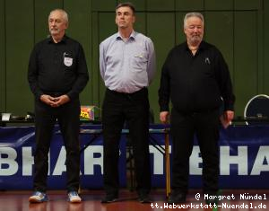 Die Schiedsrichter heute: OSR J&uuml;rgen Wernerus mit Klaus Heimers und Manfred Hildebrandt