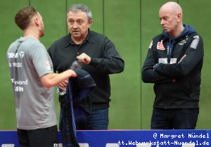 Miro Broda und Guido Dickmeis beraten Marc_Preuss (J&uuml;lich)