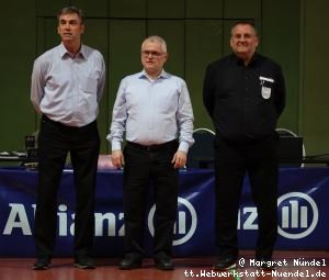 Die Schiedsrichter heute: J&uuml;rgen Wernerus, Erik Harren, Stefan L&uuml;tzenkirchen (v.l.n.r.)