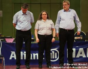 Die Schiedsrichter heute: J&uuml;rgen Wernerus, Michaela H&uuml;bener, Axel Theis (v.l.n.r.)	