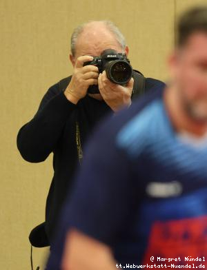 Fotograf G&uuml;nther Krol beim fotografieren