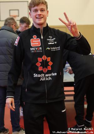 Laurens Devos in Siegerpose